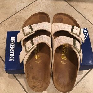 Birkenstock’s Women’s Shiny Snake Cream Size 40